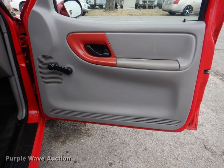 image for item IG9687 2000 Ford Ranger  pickup truck