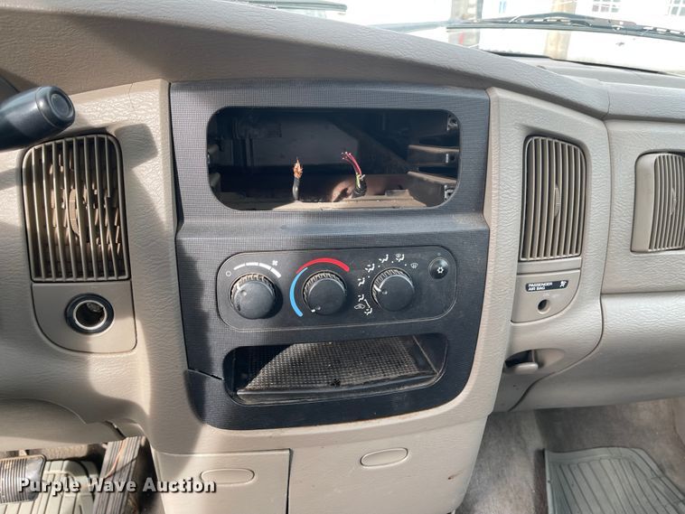 image for item IJ9502 2003 Dodge Ram 1500  pickup truck