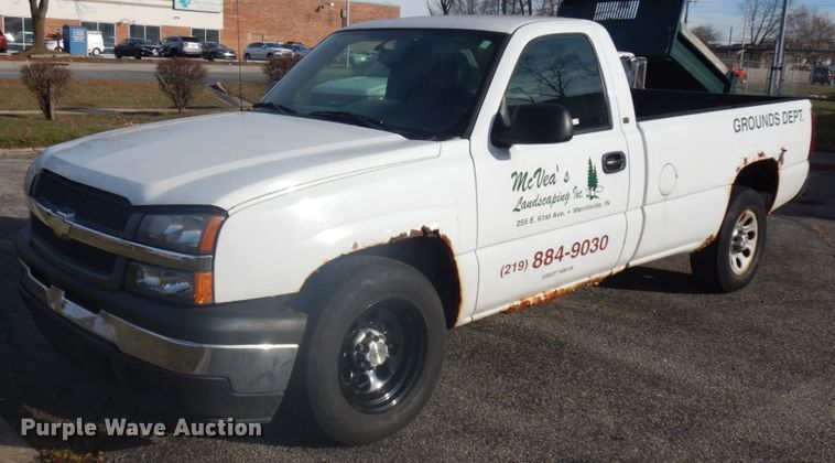 image for item IO9611 2005 Chevrolet Silverado 1500  pickup truck