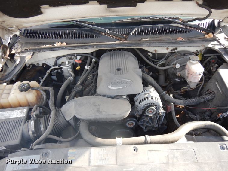 image for item IO9611 2005 Chevrolet Silverado 1500  pickup truck