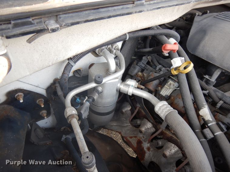 image for item IO9611 2005 Chevrolet Silverado 1500  pickup truck