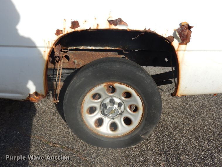 image for item IO9611 2005 Chevrolet Silverado 1500  pickup truck