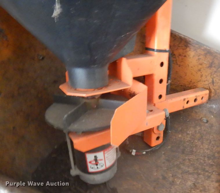 image for item IO9611 2005 Chevrolet Silverado 1500  pickup truck