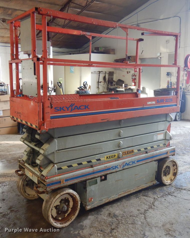image for item IO9668 2008 Skyjack SJ3226  scissor lift