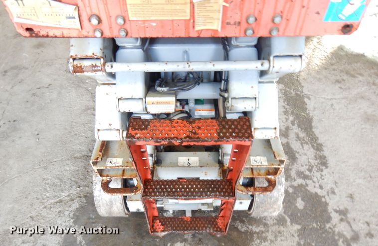 image for item IO9668 2008 Skyjack SJ3226  scissor lift
