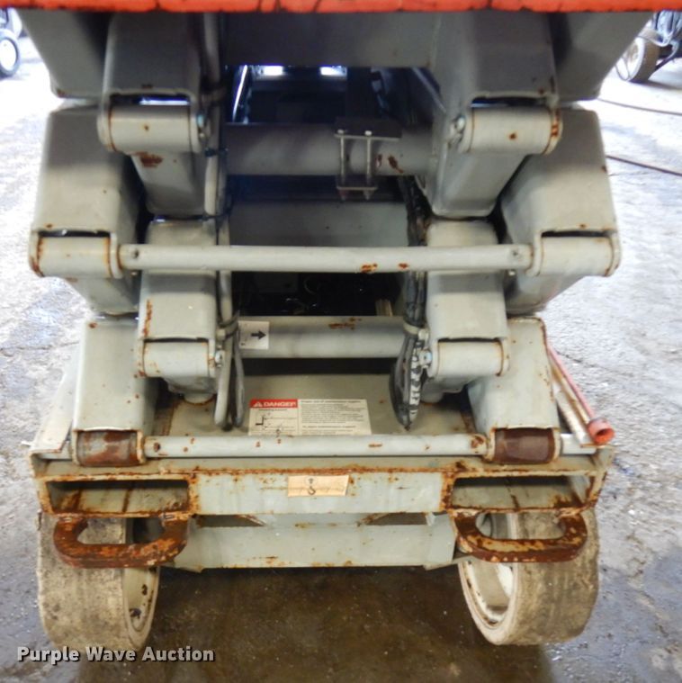 image for item IO9668 2008 Skyjack SJ3226  scissor lift