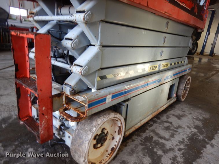 image for item IO9668 2008 Skyjack SJ3226  scissor lift