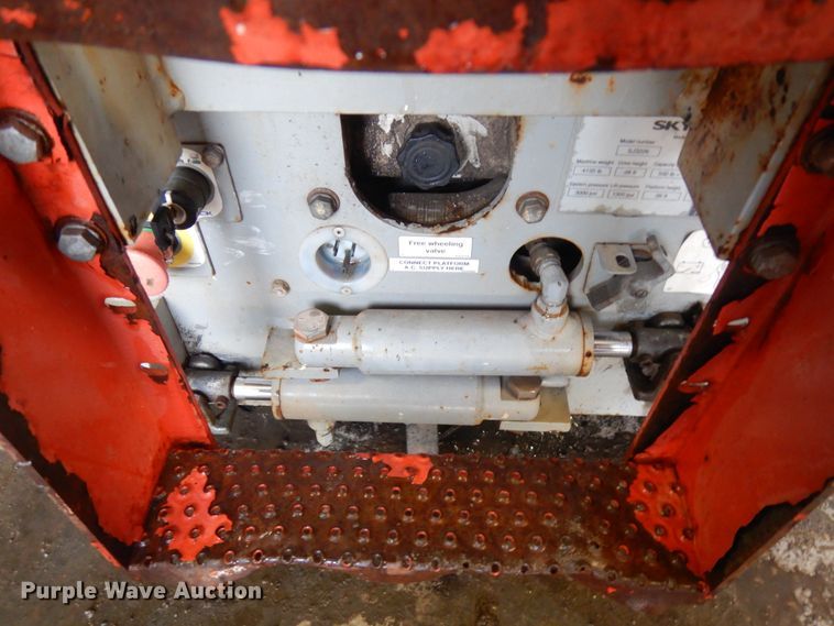 image for item IO9668 2008 Skyjack SJ3226  scissor lift