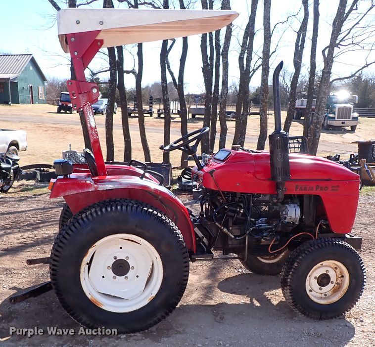 Farm Pro 2420 tractor in Norman, OK Item IS9460 sold Purple Wave