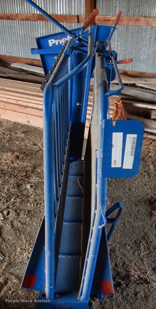 image for item JD9420 Priefert calf table