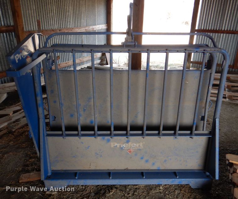 image for item JD9420 Priefert calf table