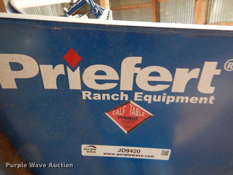 image for item JD9420 Priefert calf table