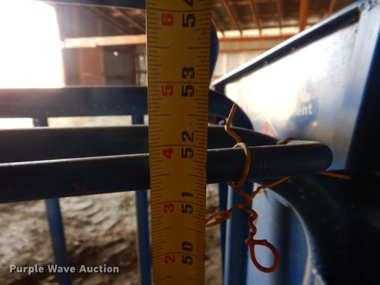 image for item JD9420 Priefert calf table