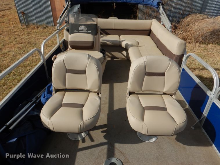 image for item JD9421 2018 Sun Tracker Bass Buggy 16 DLX  boat