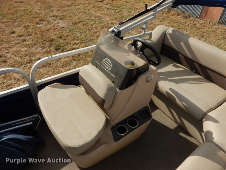 image for item JD9421 2018 Sun Tracker Bass Buggy 16 DLX  boat