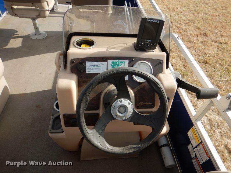 image for item JD9421 2018 Sun Tracker Bass Buggy 16 DLX  boat