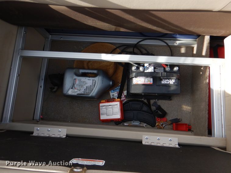 image for item JD9421 2018 Sun Tracker Bass Buggy 16 DLX  boat