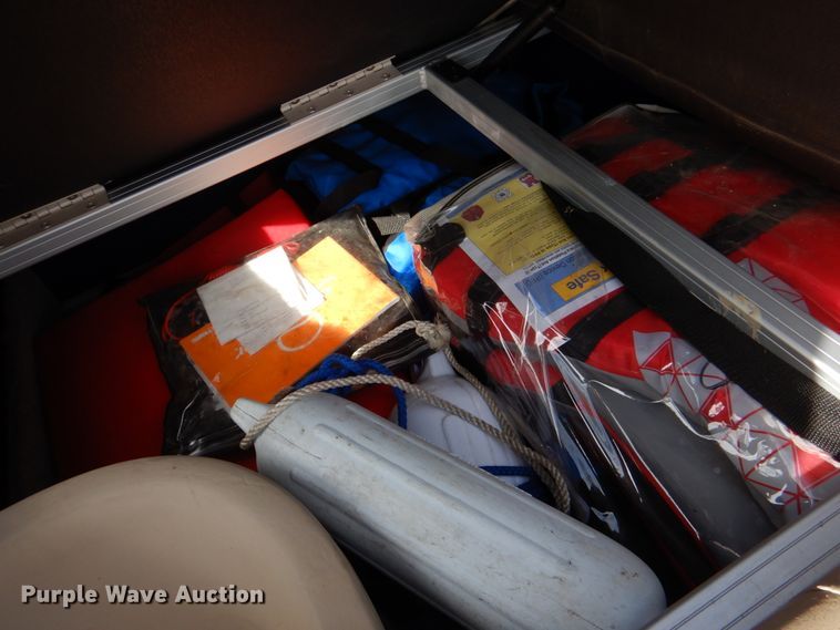 image for item JD9421 2018 Sun Tracker Bass Buggy 16 DLX  boat