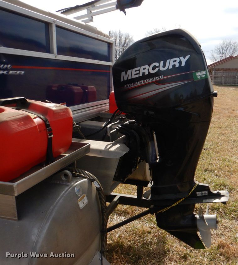 image for item JD9421 2018 Sun Tracker Bass Buggy 16 DLX  boat