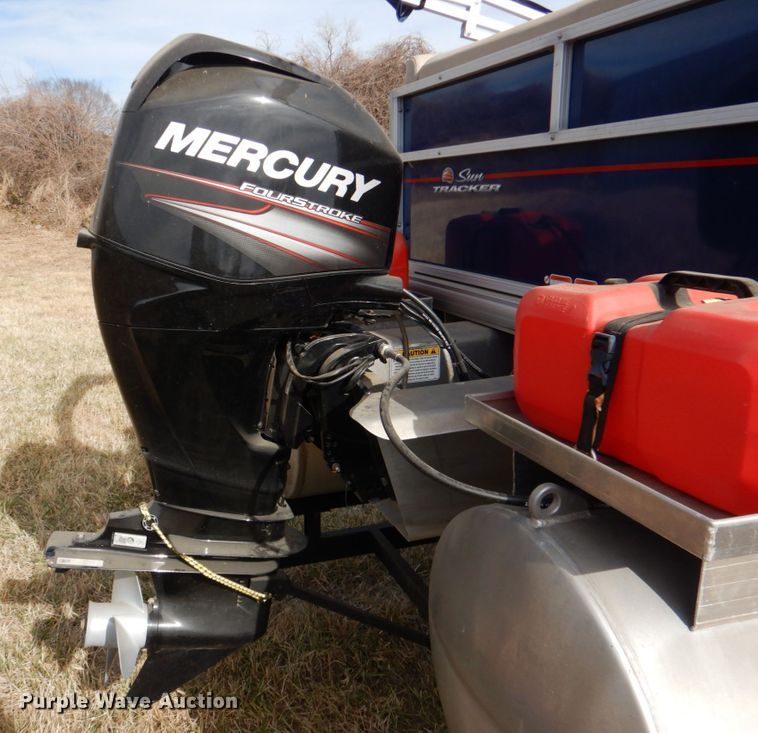 image for item JD9421 2018 Sun Tracker Bass Buggy 16 DLX  boat