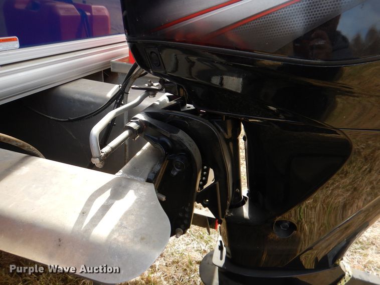 image for item JD9421 2018 Sun Tracker Bass Buggy 16 DLX  boat