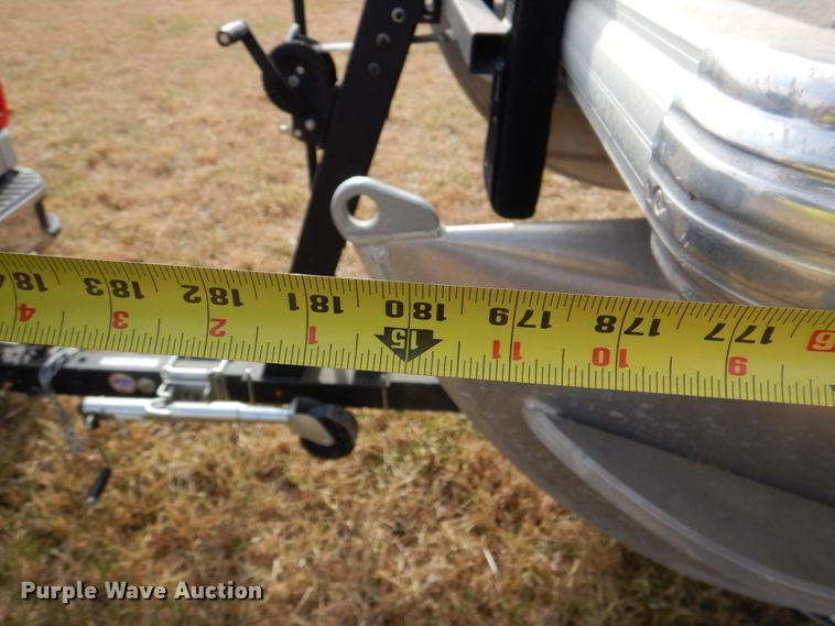 image for item JD9421 2018 Sun Tracker Bass Buggy 16 DLX  boat