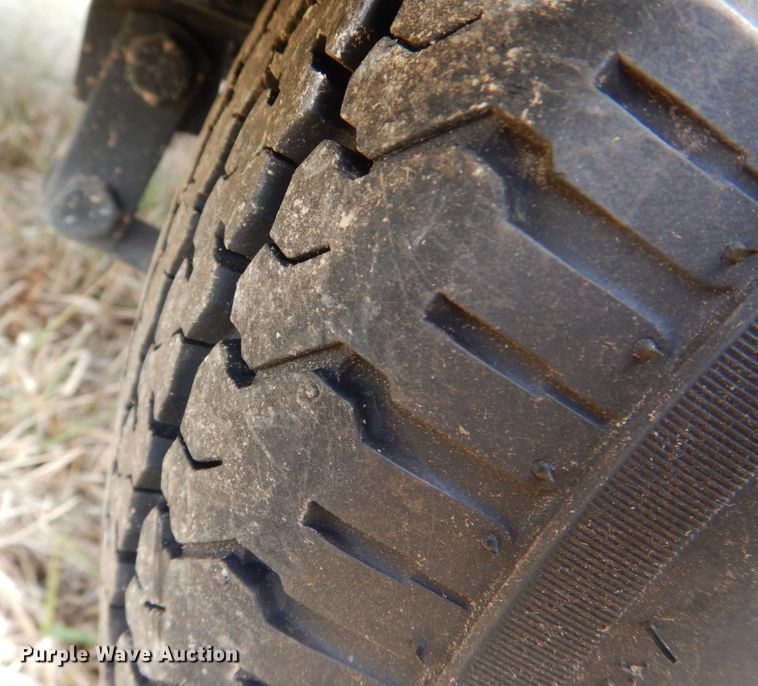 image for item JD9421 2018 Sun Tracker Bass Buggy 16 DLX  boat