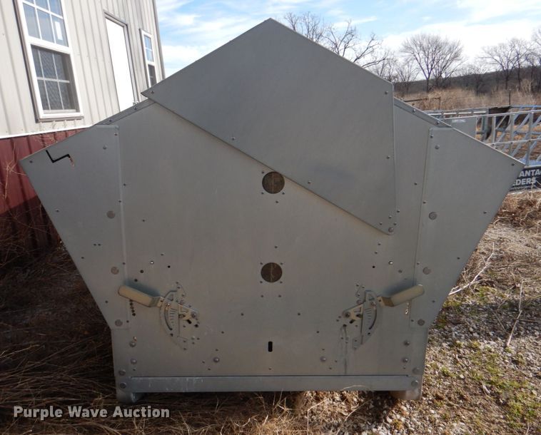 image for item JD9425 Advantage Feeders 2500HD  creep feeder