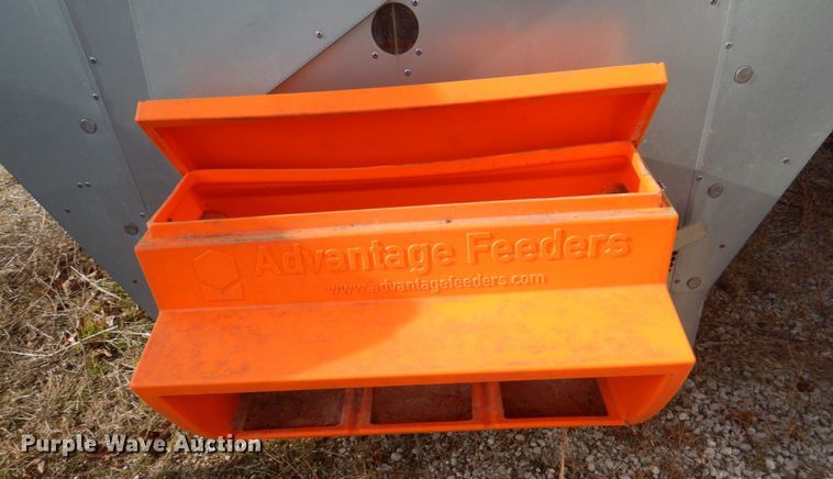image for item JD9425 Advantage Feeders 2500HD  creep feeder