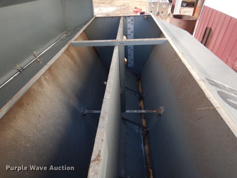 image for item JD9425 Advantage Feeders 2500HD  creep feeder