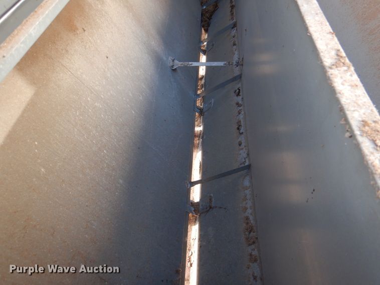 image for item JD9425 Advantage Feeders 2500HD  creep feeder