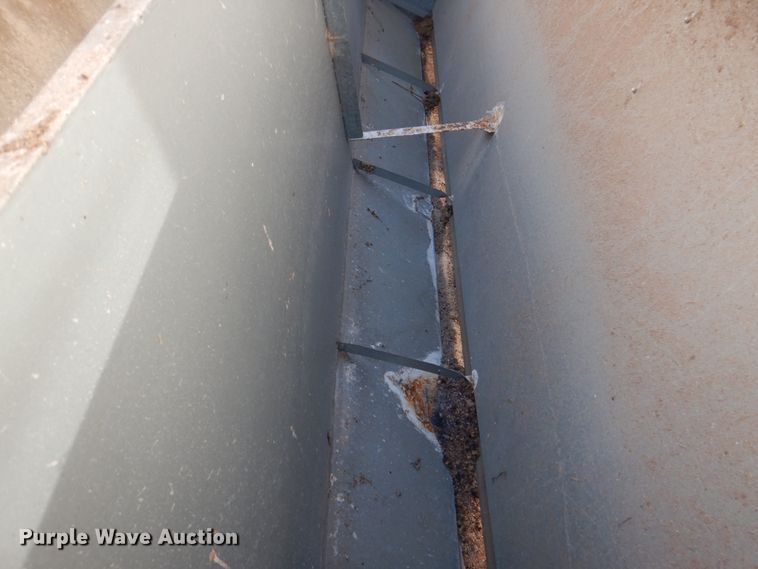 image for item JD9425 Advantage Feeders 2500HD  creep feeder