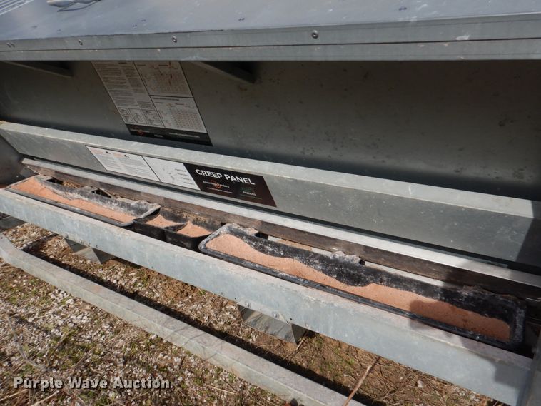 image for item JD9425 Advantage Feeders 2500HD  creep feeder