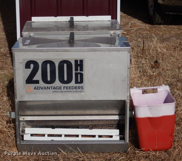 image for item JD9426 (2) Advantage Feeders 200HD feeders