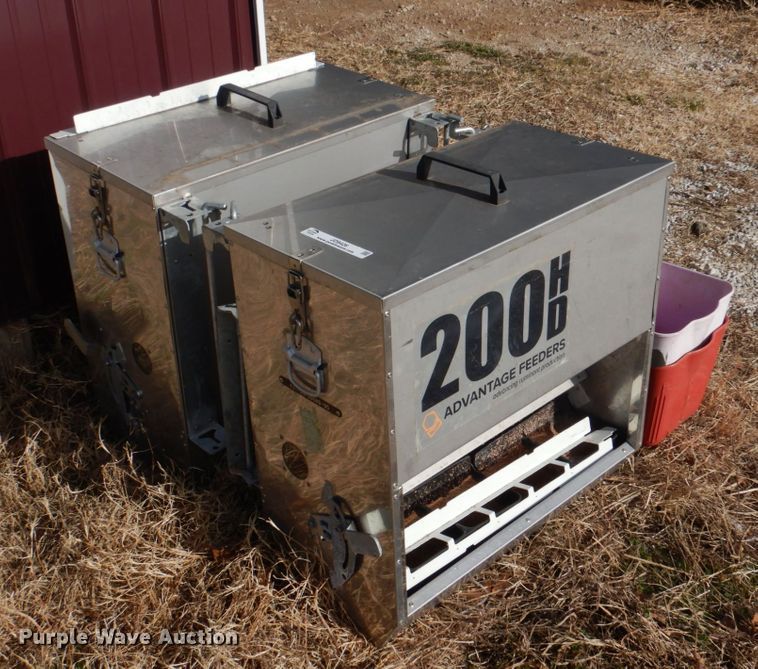image for item JD9426 (2) Advantage Feeders 200HD feeders