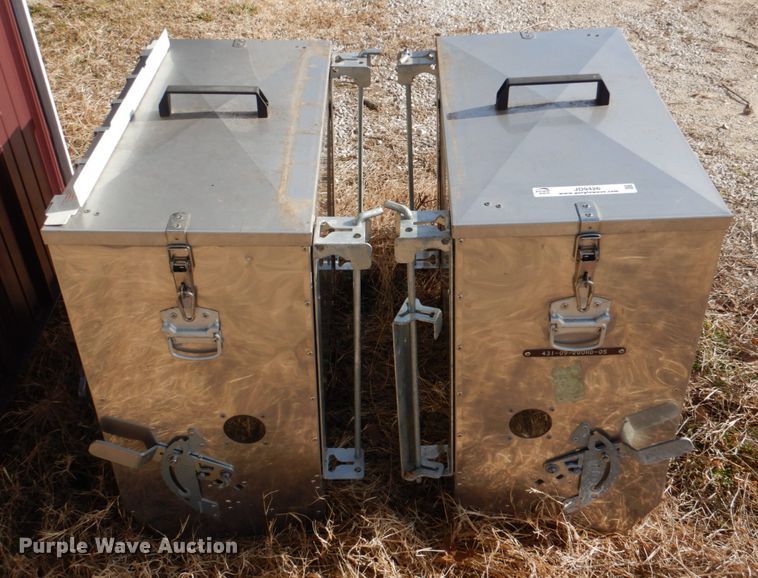 image for item JD9426 (2) Advantage Feeders 200HD feeders