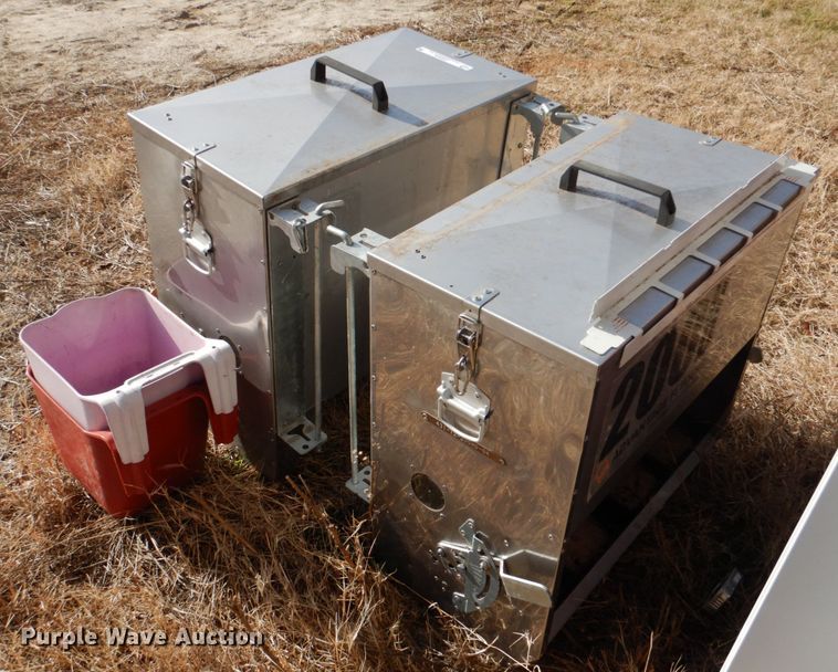 image for item JD9426 (2) Advantage Feeders 200HD feeders