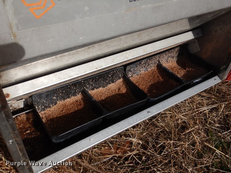 image for item JD9426 (2) Advantage Feeders 200HD feeders