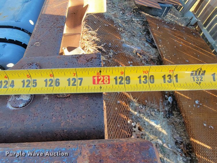 image for item JE9100 2011 Ford F450  rear axle