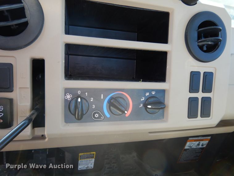 image for item JK9838 2020 John Deere XUV835R  utility vehicle