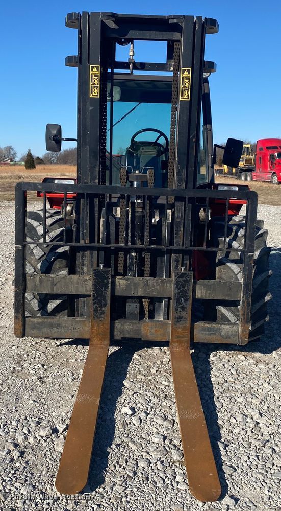 image for item JN9162 2019 Manitou M40-4  forklift