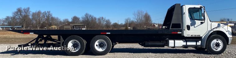 image for item JN9163 2007 Freightliner M2 106  rollback truck