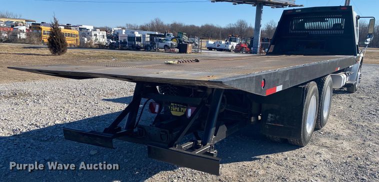 image for item JN9163 2007 Freightliner M2 106  rollback truck