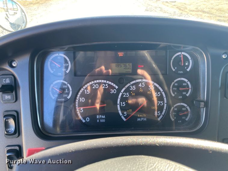 image for item JN9163 2007 Freightliner M2 106  rollback truck