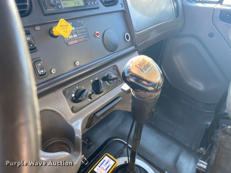 image for item JN9163 2007 Freightliner M2 106  rollback truck