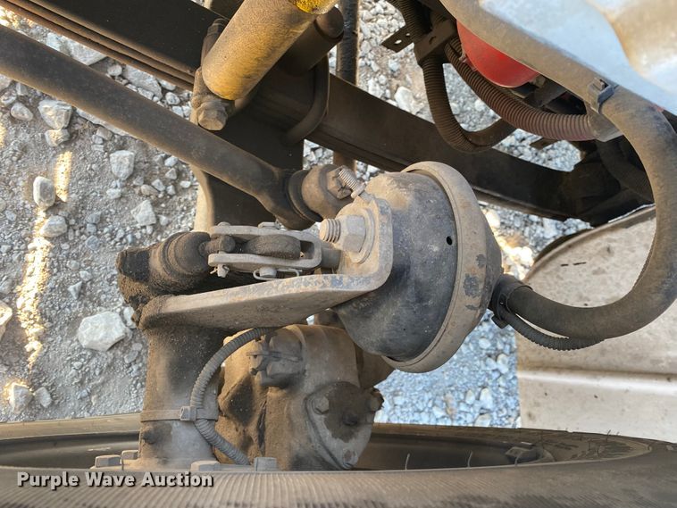 image for item JN9163 2007 Freightliner M2 106  rollback truck