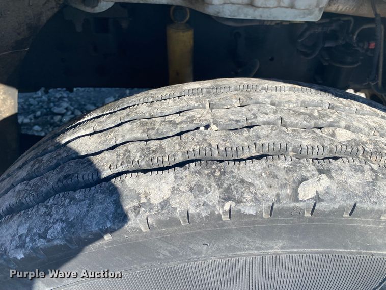 image for item JN9163 2007 Freightliner M2 106  rollback truck