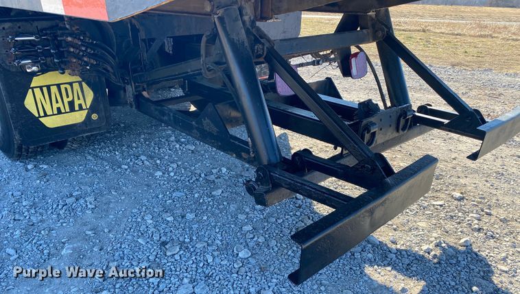 image for item JN9163 2007 Freightliner M2 106  rollback truck