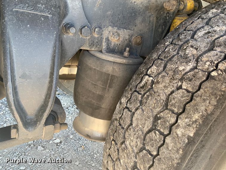 image for item JN9163 2007 Freightliner M2 106  rollback truck