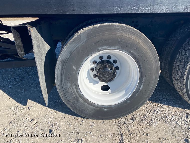 image for item JN9163 2007 Freightliner M2 106  rollback truck